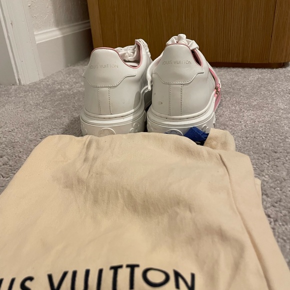 Louis Vuitton Sneakers - Picture 4 of 4